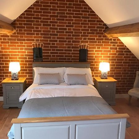 نيوينت Stunning Rural Apartment, Walking Distance To Three Choirs Vineyard & Restaurant, Gloucestershire المظهر الخارجي الصورة