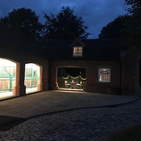 نيوينت Stunning Rural Apartment, Walking Distance To Three Choirs Vineyard & Restaurant, Gloucestershire المظهر الخارجي الصورة