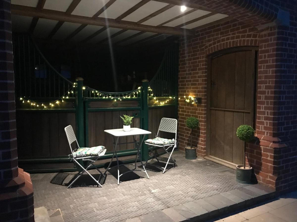 نيوينت Stunning Rural Apartment, Walking Distance To Three Choirs Vineyard & Restaurant, Gloucestershire المظهر الخارجي الصورة