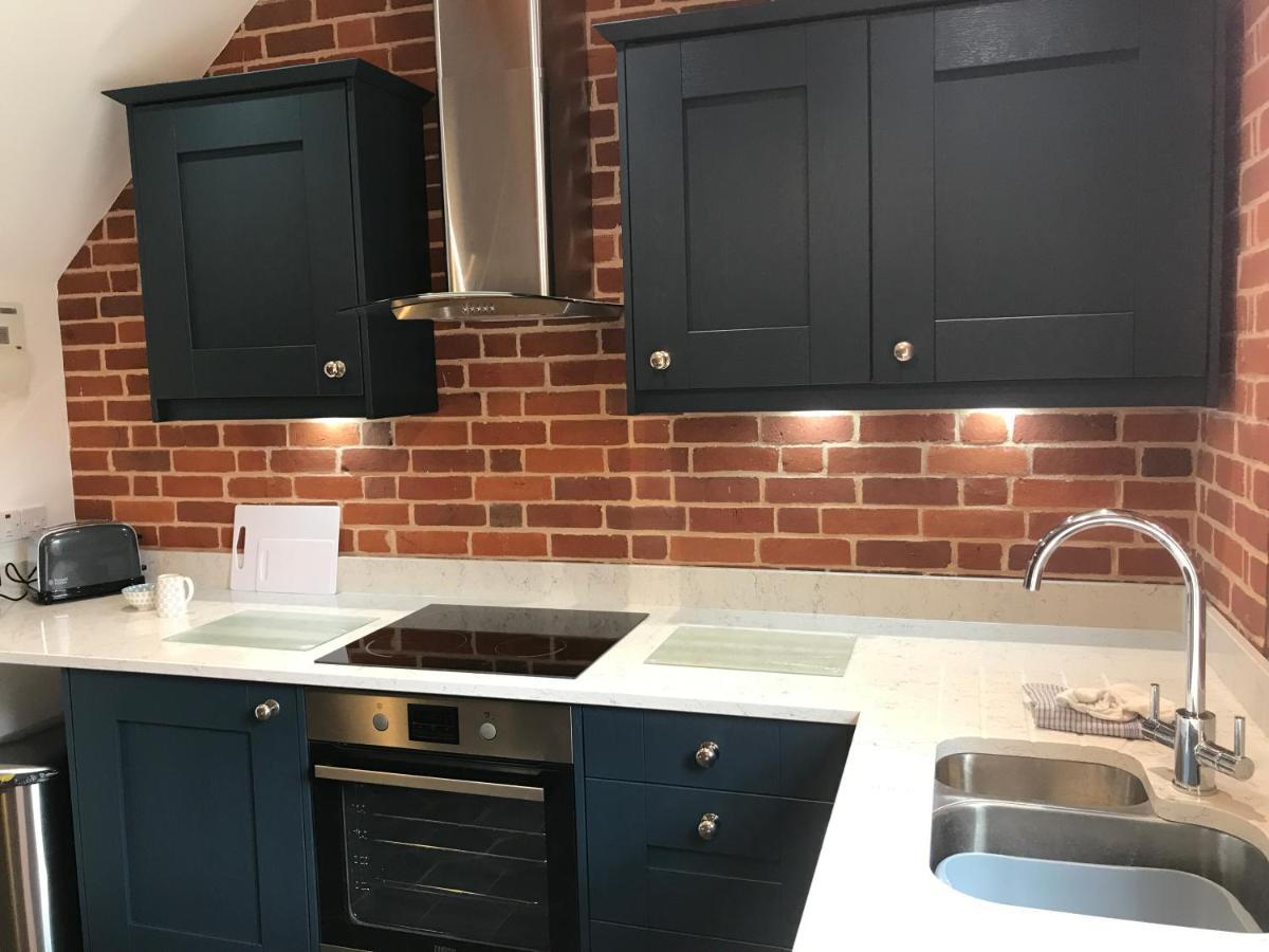 نيوينت Stunning Rural Apartment, Walking Distance To Three Choirs Vineyard & Restaurant, Gloucestershire المظهر الخارجي الصورة