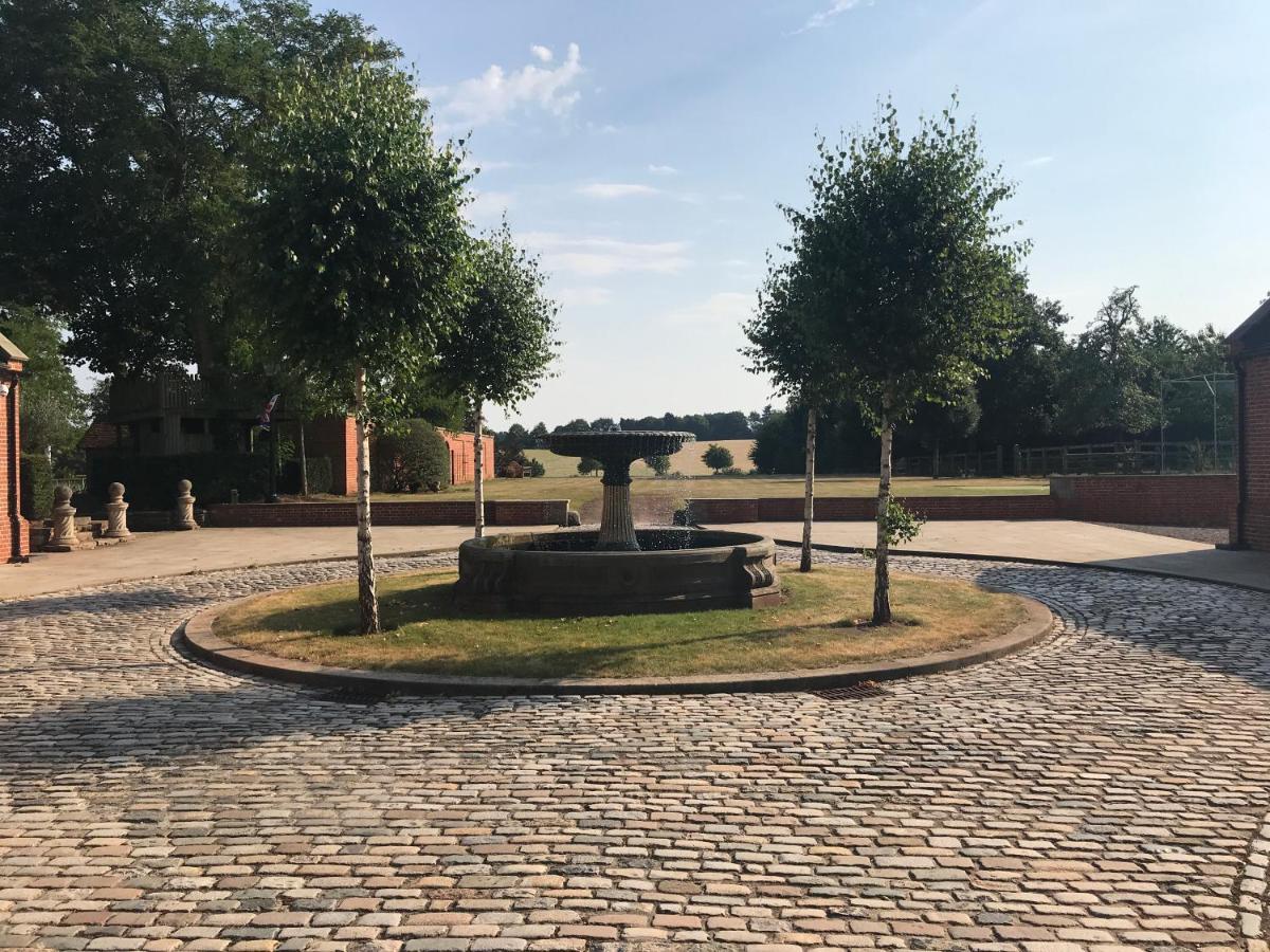 نيوينت Stunning Rural Apartment, Walking Distance To Three Choirs Vineyard & Restaurant, Gloucestershire المظهر الخارجي الصورة