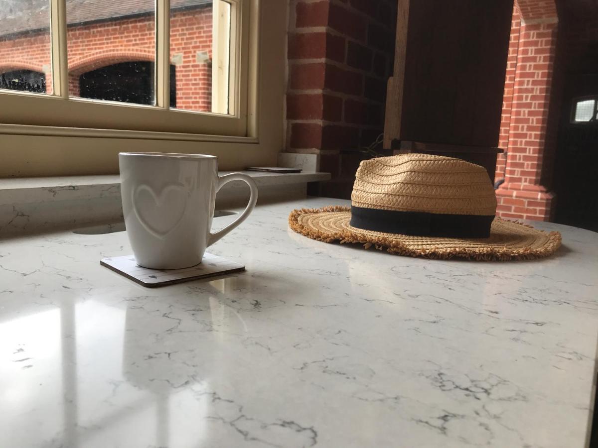 نيوينت Stunning Rural Apartment, Walking Distance To Three Choirs Vineyard & Restaurant, Gloucestershire المظهر الخارجي الصورة